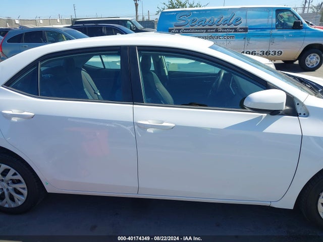 Toyota COROLLA LE 2018 2T1BURHE2JC012174 Image 14