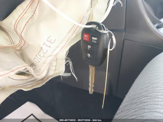 Toyota COROLLA LE 2016 5YFBURHE3GP537849 Image 11