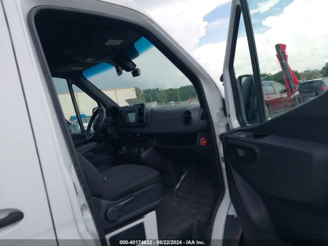 WDYPF1CD2KP029905 Freightliner Sprinter 2500 High Roof V6