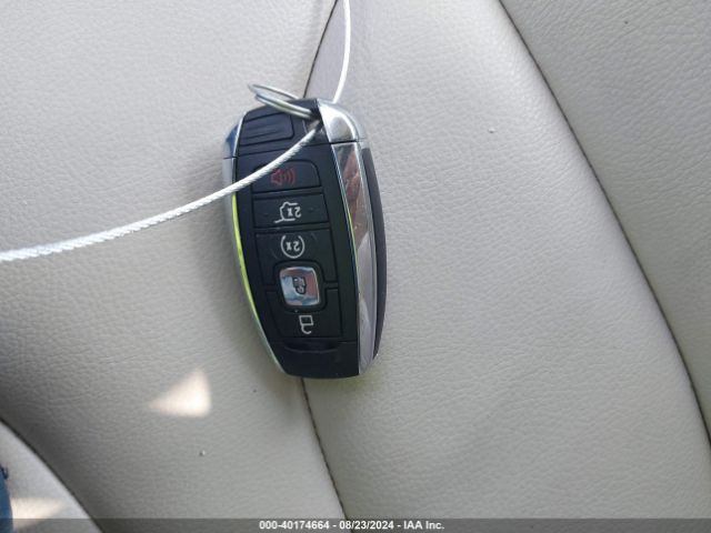 5LMCJ1C91KUL06994 Lincoln Mkc Standard