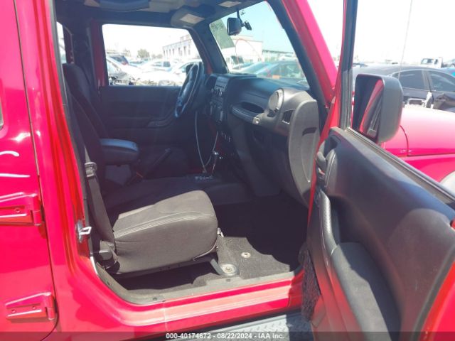 1C4BJWDG1EL225792 Jeep Wrangler Unlimited Sport