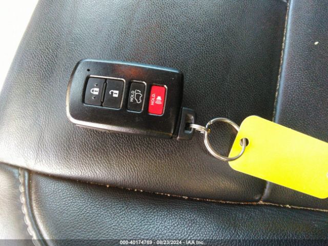 5TDJZRFH1HS521233 Toyota Highlander Se