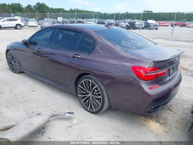 WBA7F0C58JGM23869 BMW 750i