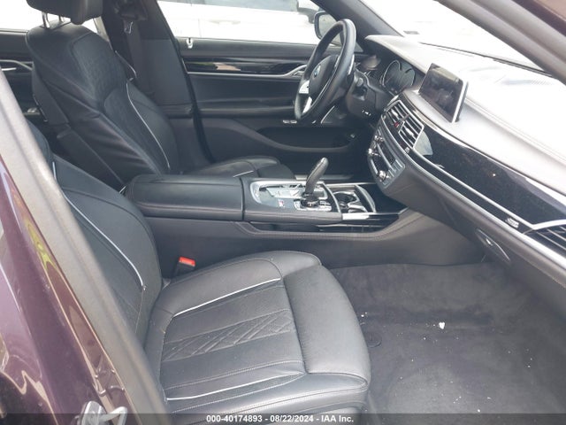 WBA7F0C58JGM23869 BMW 750i