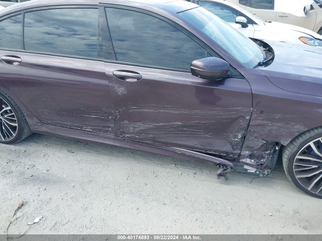 WBA7F0C58JGM23869 BMW 750i