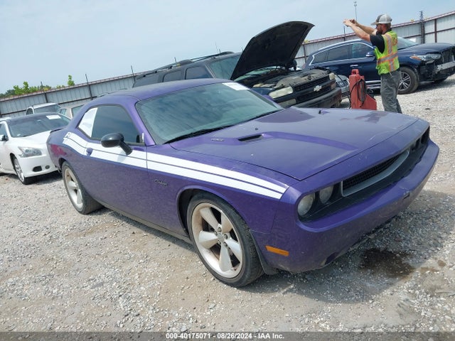 40175071 :رقم المزاد ، 2C3CDYBT8DH672157 vin ، 2013 Dodge Challenger R/t Classic مزاد بيع