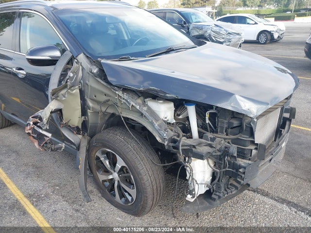 5XYPHDA5XJG427786 KIA Sorento 3.3l Ex