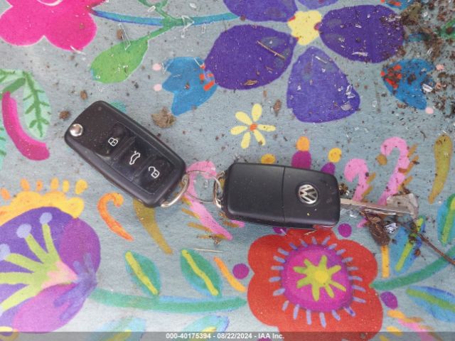 3VWH17AT2GM606051 Volkswagen Beetle 1.8t Se