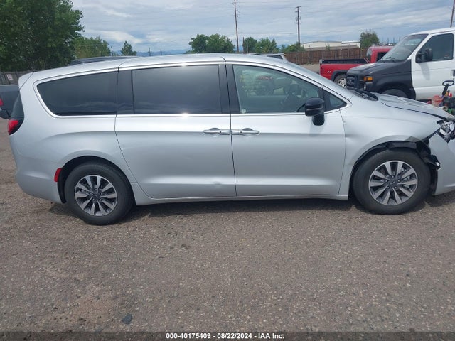 Chrysler Pacifica Hybrid Select 2024 2C4RC1S72RR144540 Image 13
