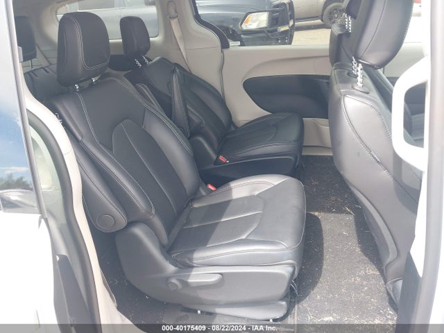 Chrysler Pacifica Hybrid Select 2024 2C4RC1S72RR144540 Image 8