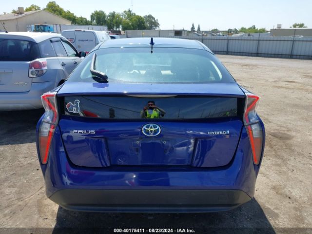 JTDKARFU1G3527218 Toyota Prius Four