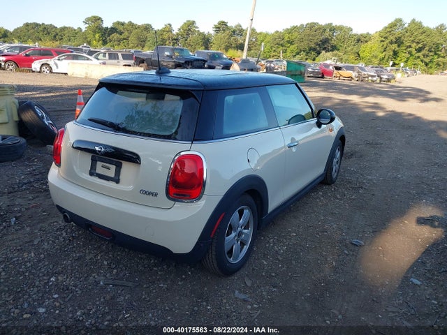 WMWXP5C31H2G61212 Mini Hardtop Cooper