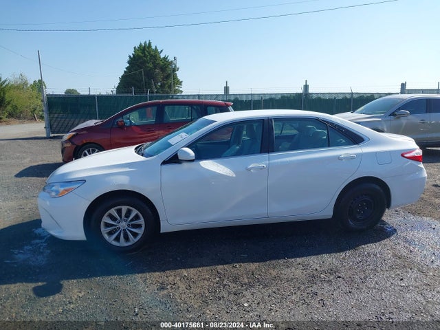 Toyota CAMRY LE 2016 4T4BF1FK6GR551365 Image 14