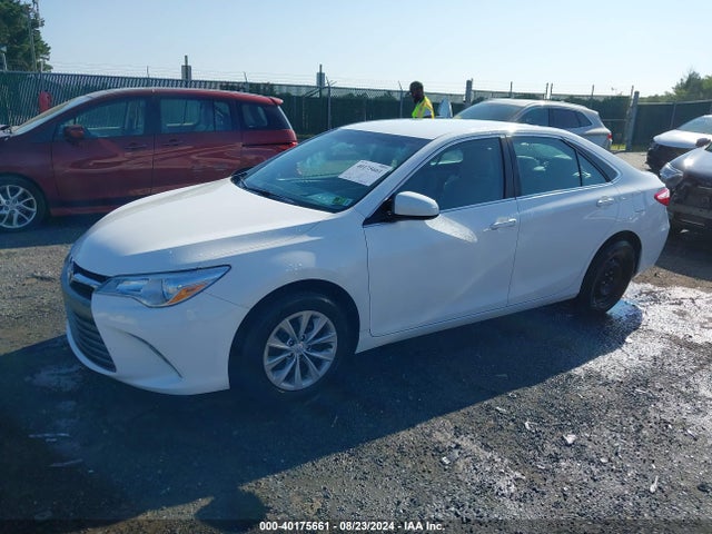 Toyota CAMRY LE 2016 4T4BF1FK6GR551365 Image 2