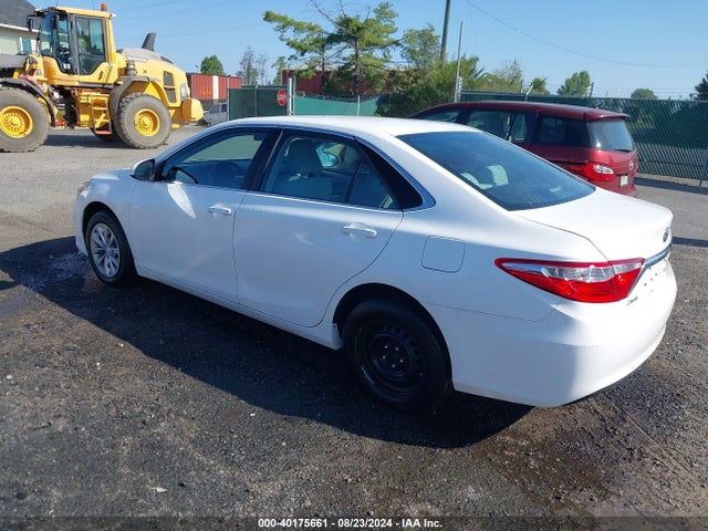 Toyota CAMRY LE 2016 4T4BF1FK6GR551365 Image 3
