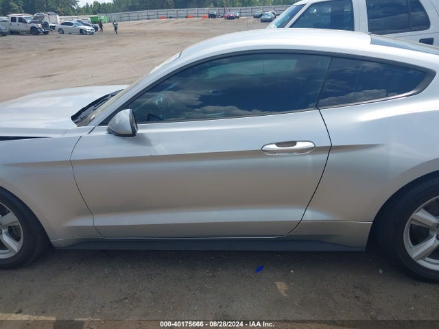 Ford Mustang V6 2016 1FA6P8AM2G5254995 Image 14