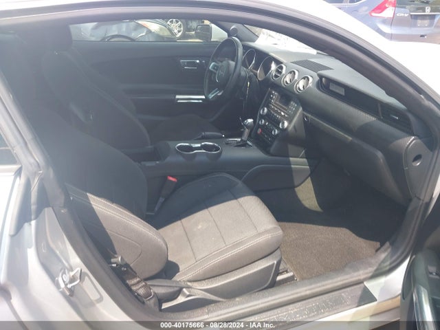 Ford Mustang V6 2016 1FA6P8AM2G5254995 Image 5