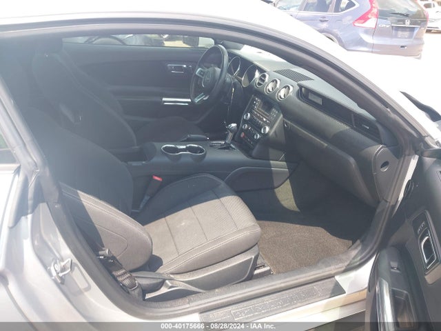 Ford Mustang V6 2016 1FA6P8AM2G5254995 Image 8