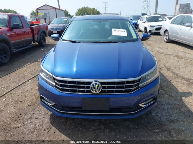 1VWBT7A32GC049031 Volkswagen Passat 1.8t Se