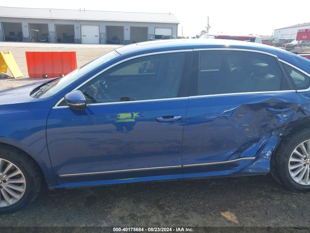 1VWBT7A32GC049031 Volkswagen Passat 1.8t Se