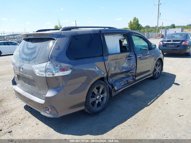 5TDXK3DC1FS577706 Toyota Sienna Se Premium 8 Passenger