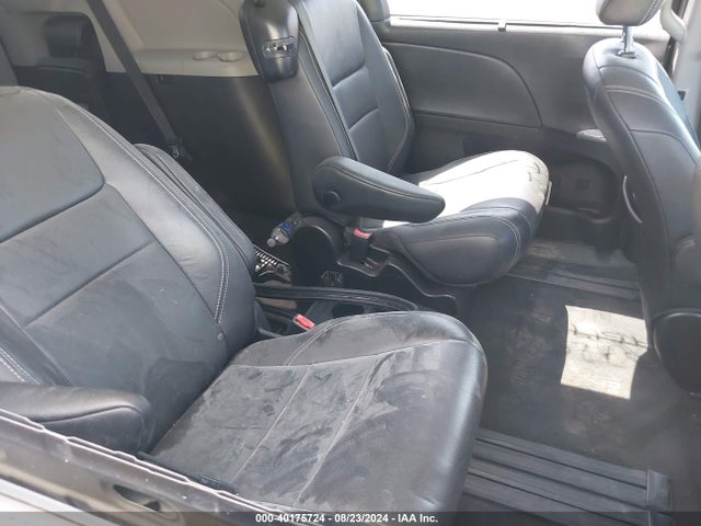 5TDXK3DC1FS577706 Toyota Sienna Se Premium 8 Passenger