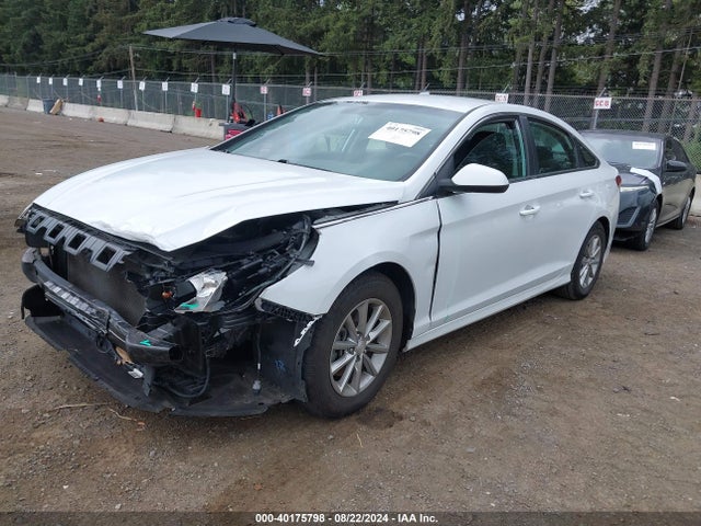 Hyundai SONATA SE 2018 5NPE24AF5JH623161 Image 2