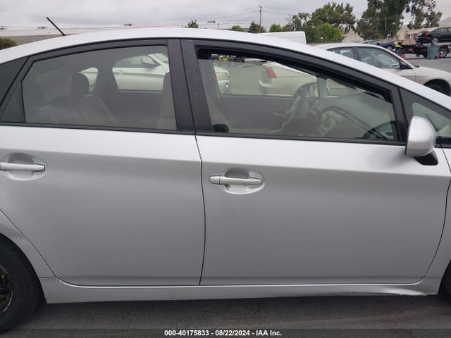 Toyota Prius Two 2015 JTDKN3DU4F0457704 Image 13