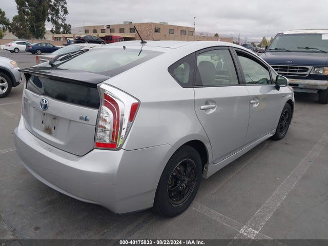 Toyota Prius Two 2015 JTDKN3DU4F0457704 Image 4