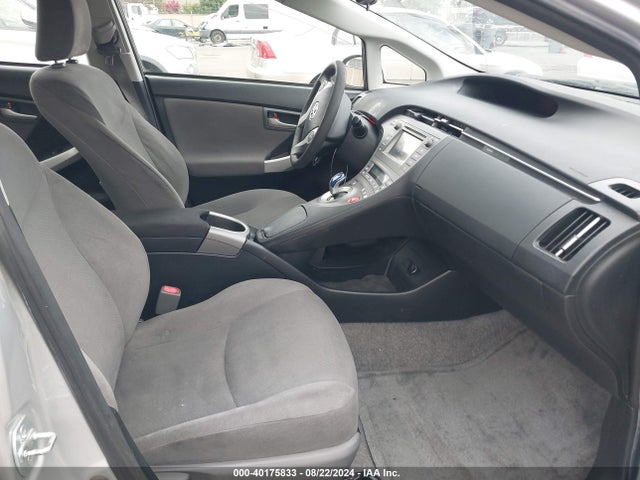 Toyota Prius Two 2015 JTDKN3DU4F0457704 Image 5