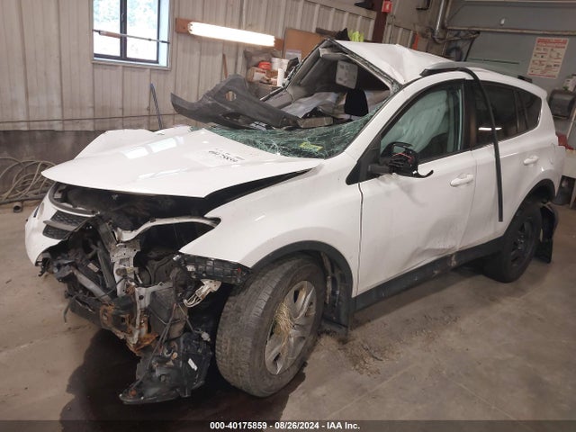 Toyota RAV4 LE 2015 2T3BFREV9FW248333 Image 2
