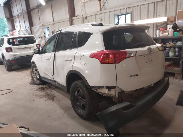 Toyota RAV4 LE 2015 2T3BFREV9FW248333 Image 3