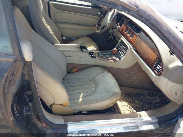 1999 JAGUAR XK8 SAJGX2045XC039069 Photo 4