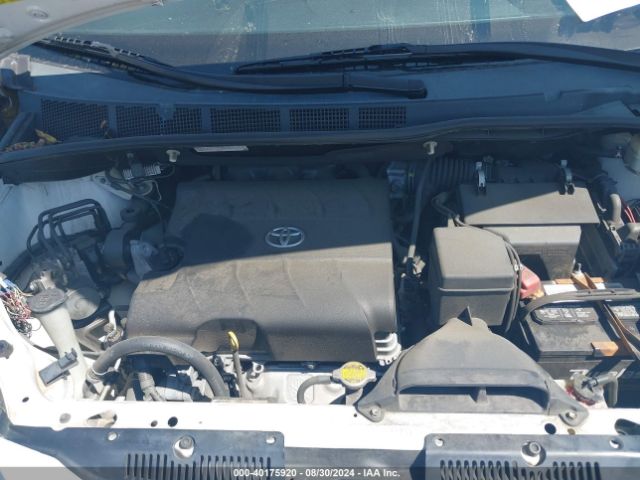 5TDKK3DC5FS617795 Toyota Sienna Le 8 Passenger