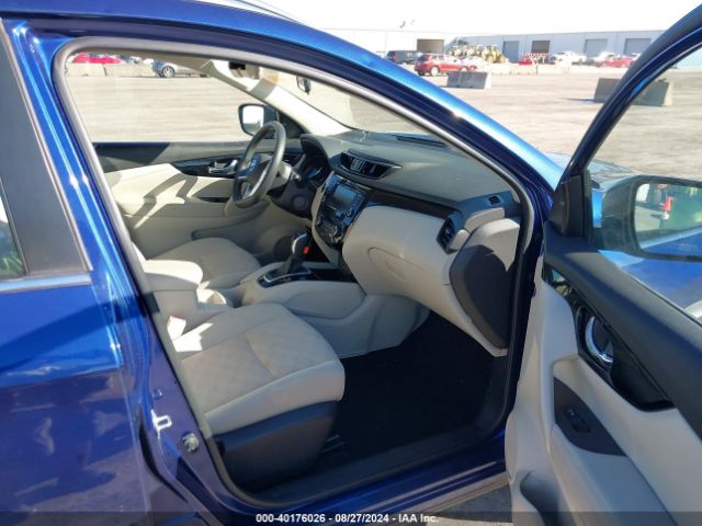 JN1BJ1CP2KW238553 Nissan Rogue Sport Sv
