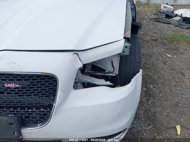 Chrysler 300 Anniversary Edition 2016 2C3CCARG9GH304948 Image 14