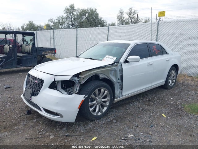 Chrysler 300 Anniversary Edition 2016 2C3CCARG9GH304948 Image 2
