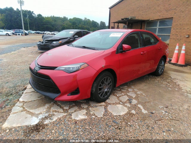 Toyota COROLLA LE 2018 2T1BURHE7JC105420 Image 2