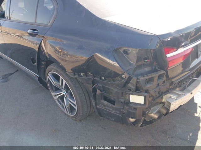 BMW 750i Xdrive 2016 WBA7F2C54GG418057 Image 18