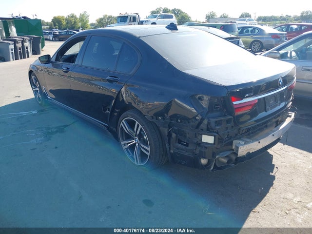 BMW 750i Xdrive 2016 WBA7F2C54GG418057 Image 3