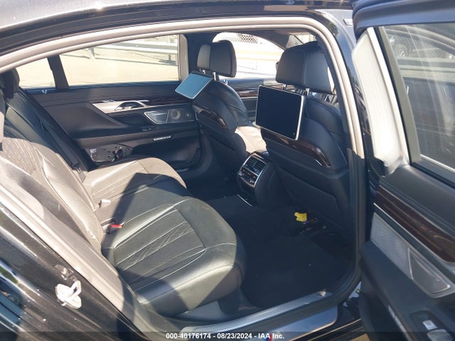 BMW 750i Xdrive 2016 WBA7F2C54GG418057 Image 8