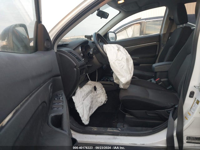 2017 MITSUBISHI OUTLANDER SPORT JA4AP3AU0HZ070084 Photo 4