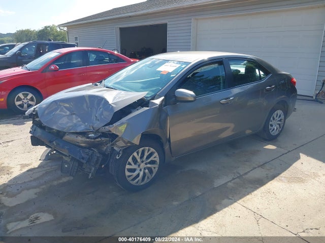 Toyota COROLLA LE 2018 2T1BURHE2JC108757 Image 2