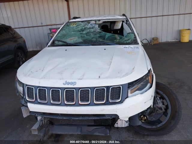 3C4NJCCB2JT407033 Jeep Compass Limited Fwd