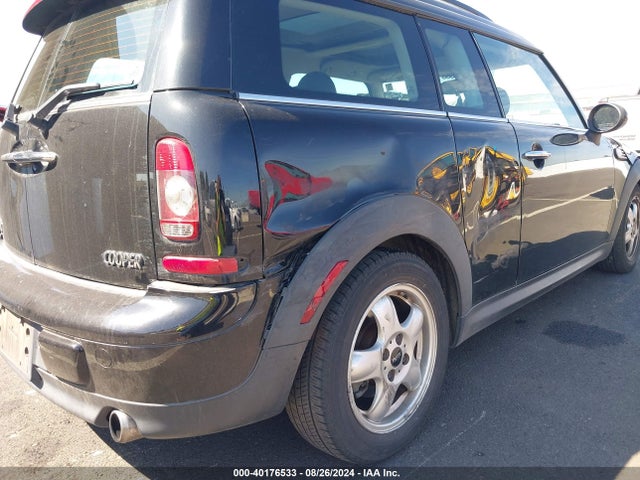 2010 MINI COOPER CLUBMAN WMWML3C52ATX38963 Photo 5