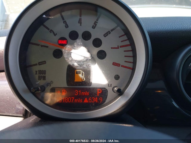 2010 MINI COOPER CLUBMAN WMWML3C52ATX38963 Photo 6