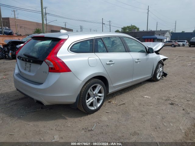 YV140MEB3F1197066 Volvo V60 T5 Premier