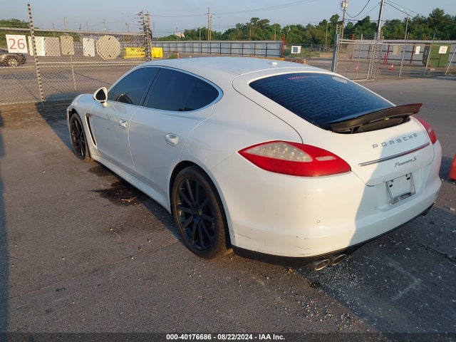 2013 PORSCHE PANAMERA WP0AB2A78DL060070 Photo 2