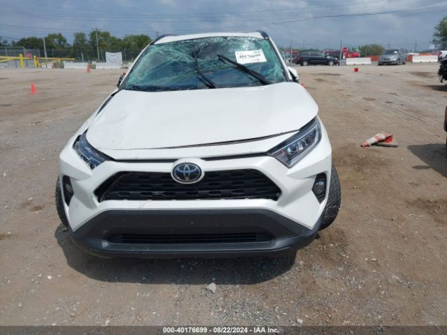 2T3A1RFVXMW143631 Toyota Rav4 Xle Premium