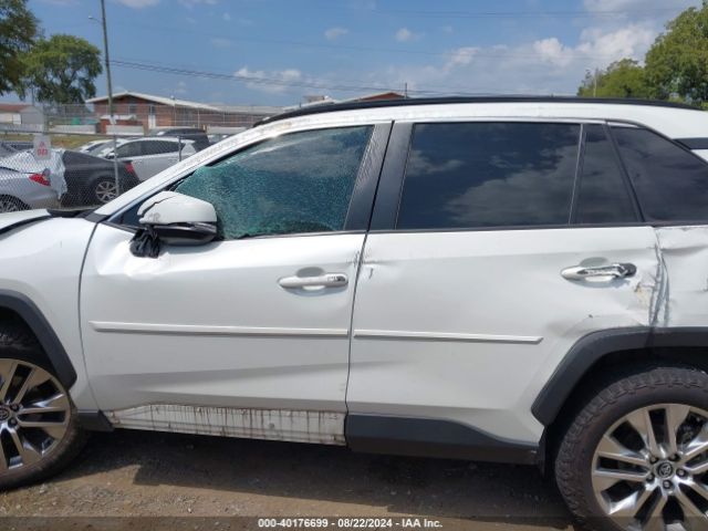 2T3A1RFVXMW143631 Toyota Rav4 Xle Premium
